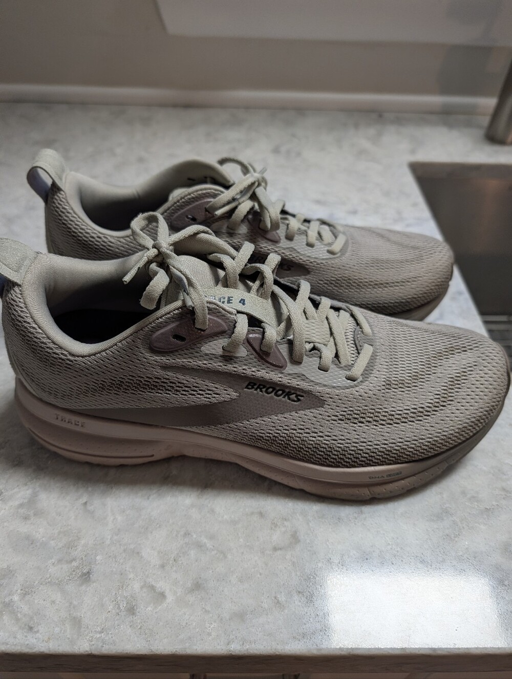 Brooks Trace 4 Running Shoes for Men - London Fog/Falcon - Size 9